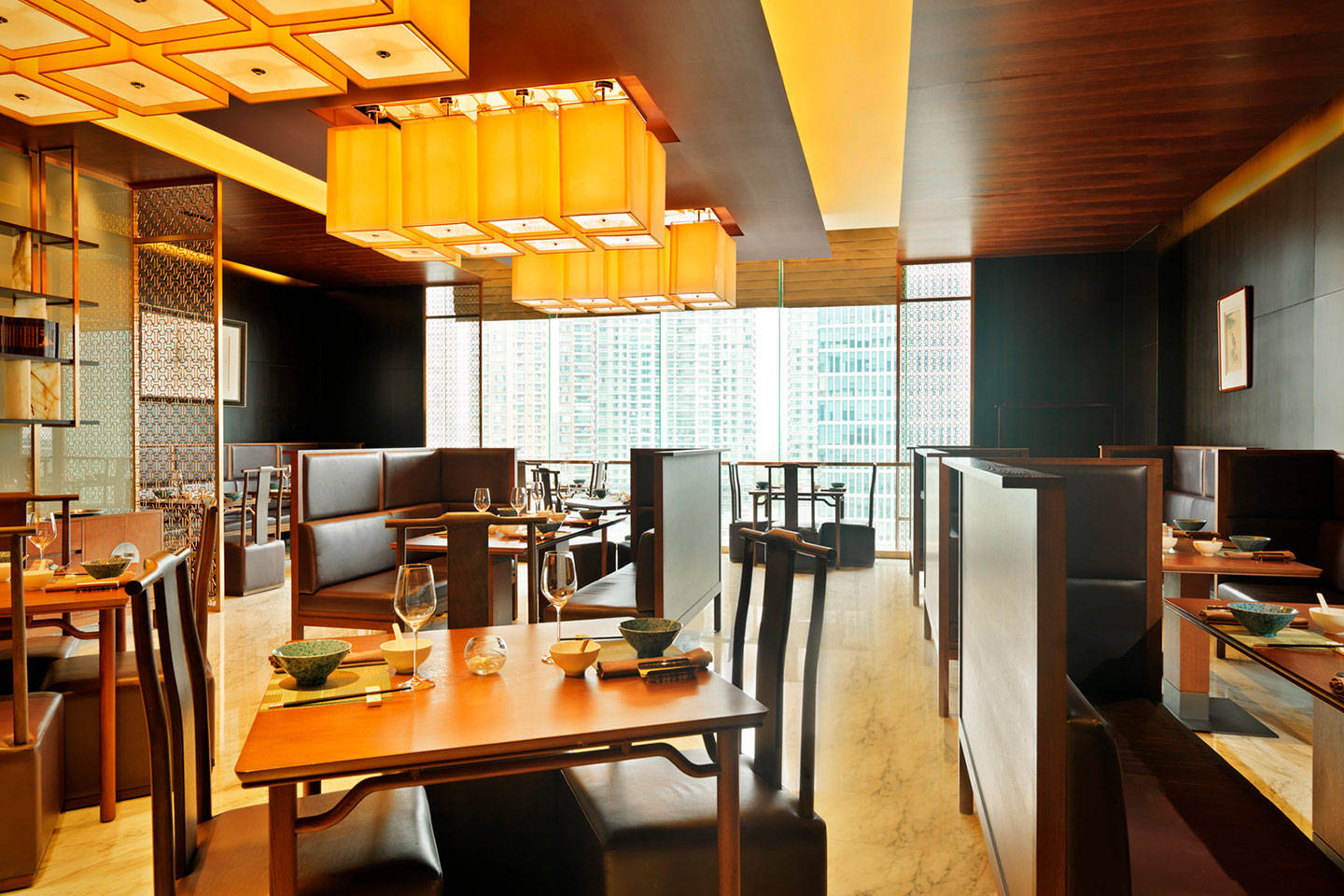 上海卓美亚喜玛拉雅酒店的餐厅桌椅（6-4）